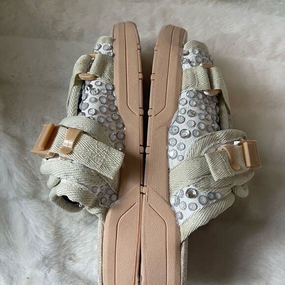 Beyond the edge of the world Beige slides sandals rhinestones accents SZS ,W10 - Picture 5 of 10